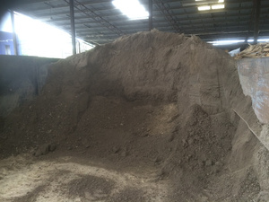 Screened topsoil scoop